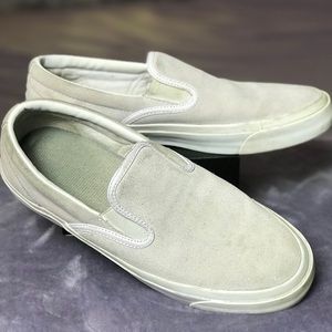 {10} Converse Lilac Suede Slip-On